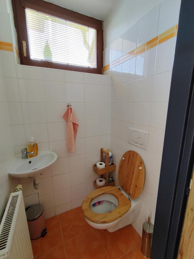 Ferienwohnung Ubytovani Ema Valtice Exterior foto
