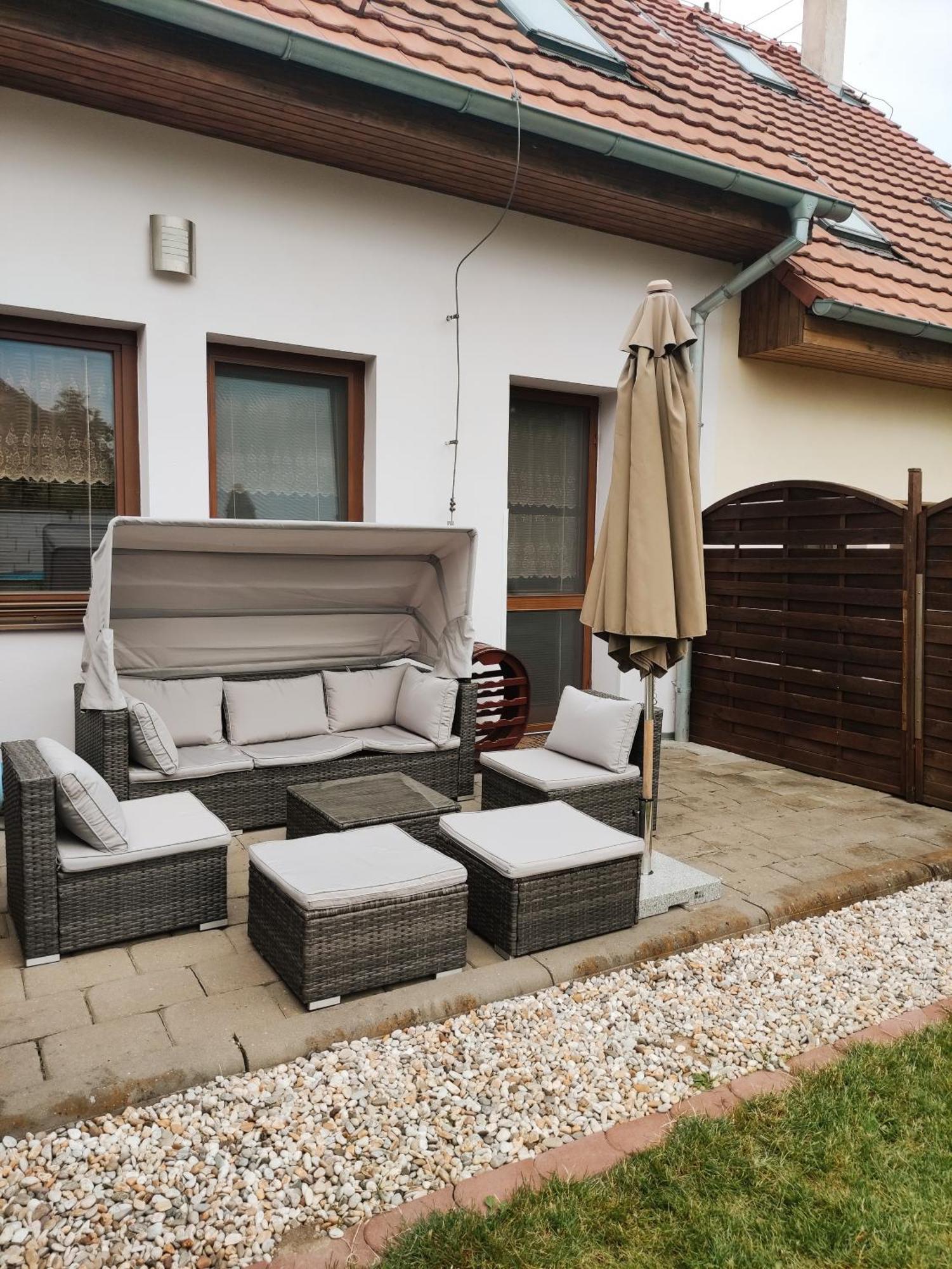 Ferienwohnung Ubytovani Ema Valtice Exterior foto
